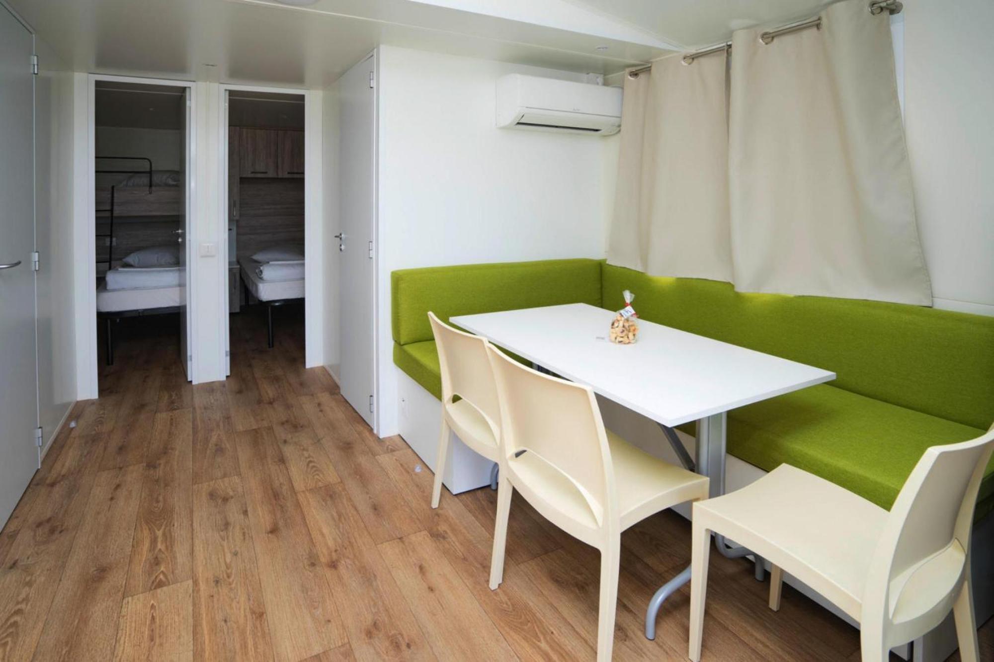 Mobile Homes In Camp Kovacine, Cres, With Long Pebble Beach Esterno foto